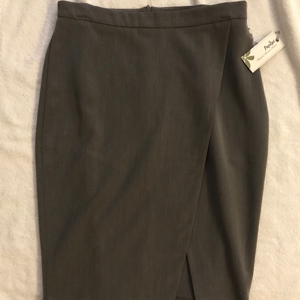 ⭐️Flash Sale ⭐️NWT - Grey Pencil Skirt with slanted slit